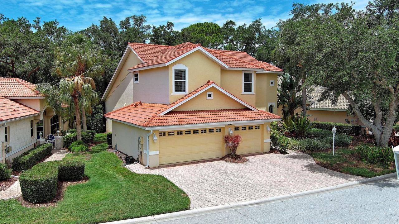 5026 Hanging Moss Ln., Sarasota, FL 34238