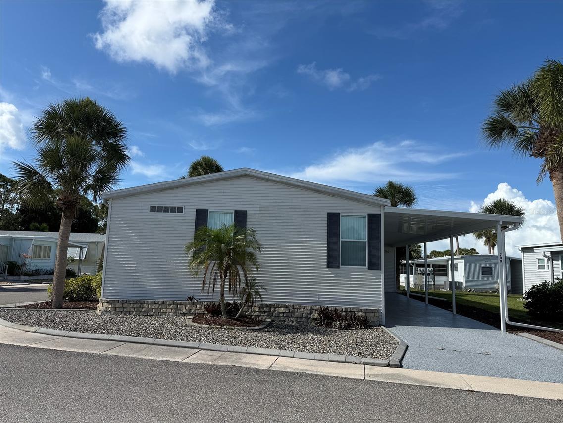700 Dahlia Dr., Venice, FL 34293