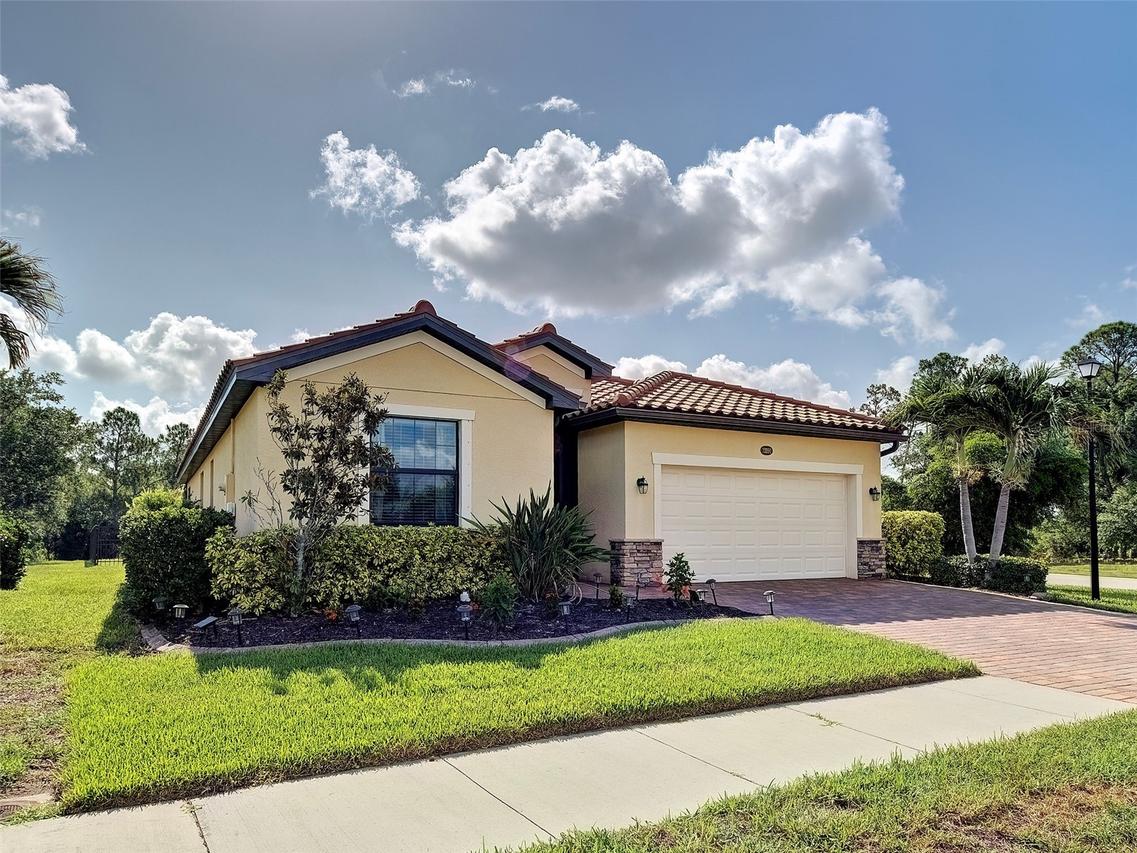 12390 Cinqueterre Dr., Venice, FL 34293