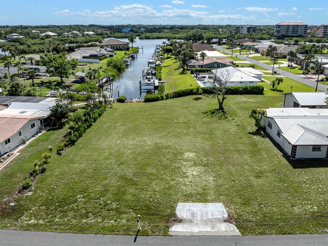 458 N Shore Dr., Osprey, FL 34229