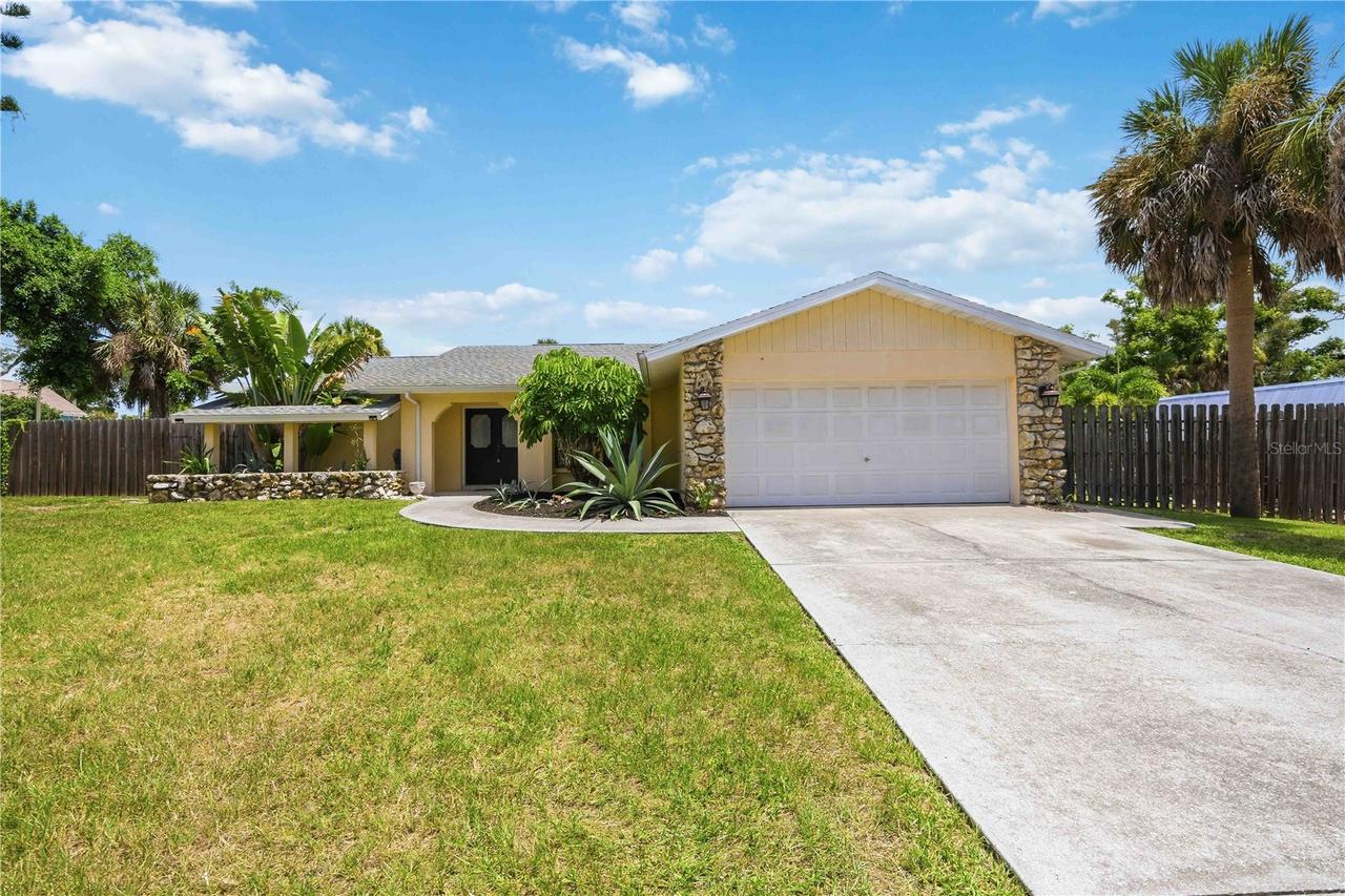 440 Lychee Rd., Nokomis, FL 34275