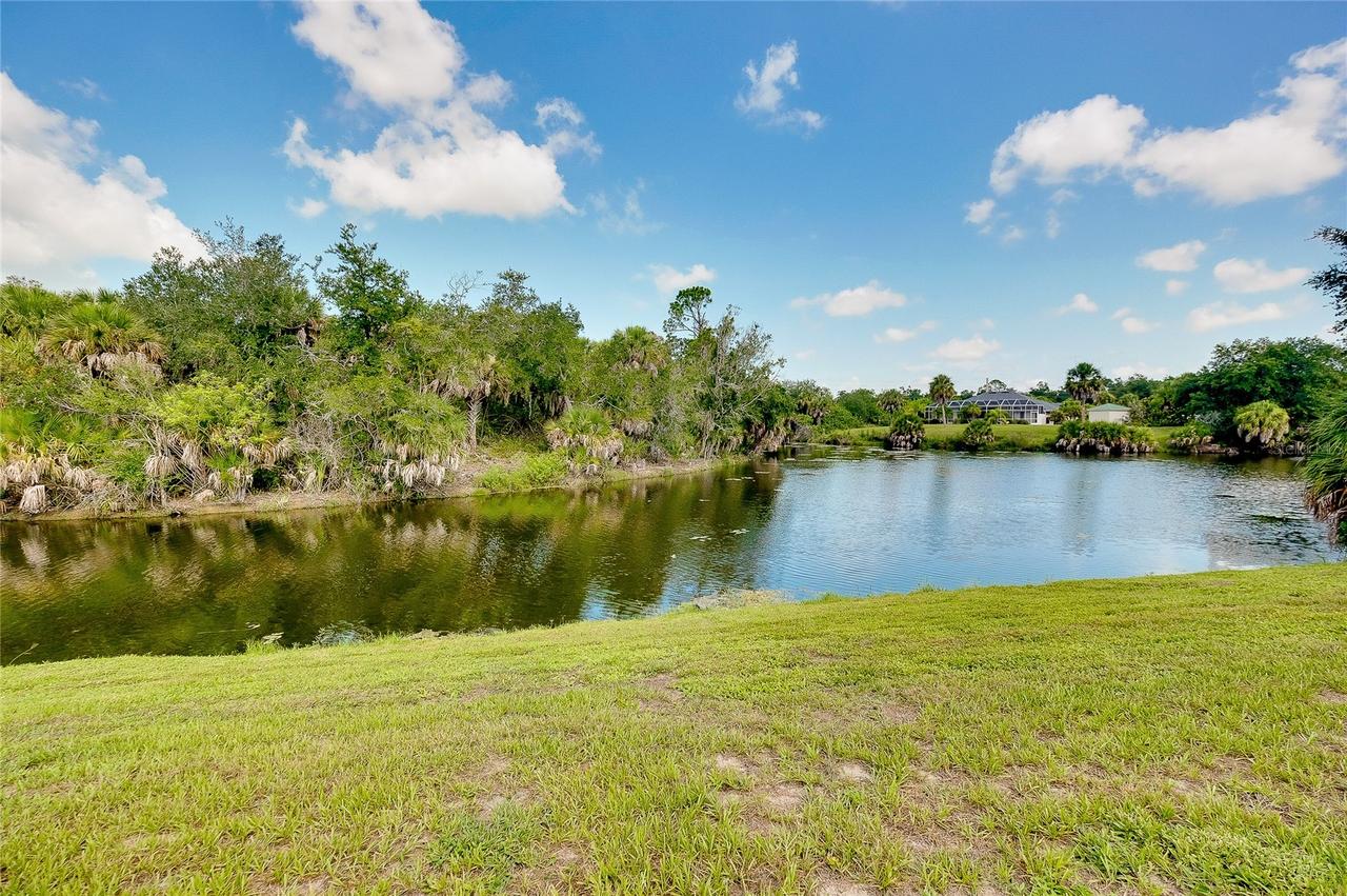 545 Pembroke Dr., Port Charlotte, FL 33954