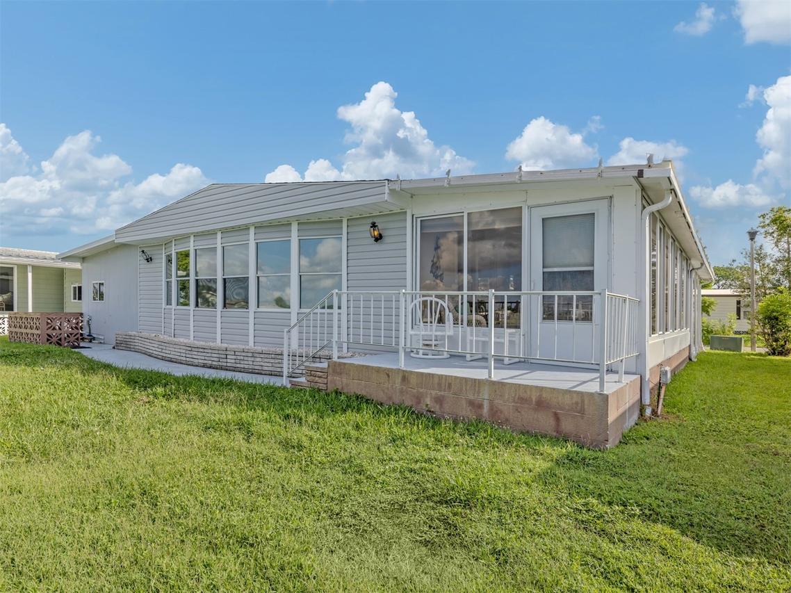 97 Lakeview Dr., North Port, FL 34287
