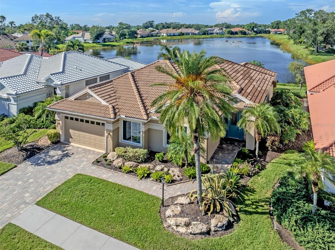 406 Wellington Ct., Venice, FL 34292