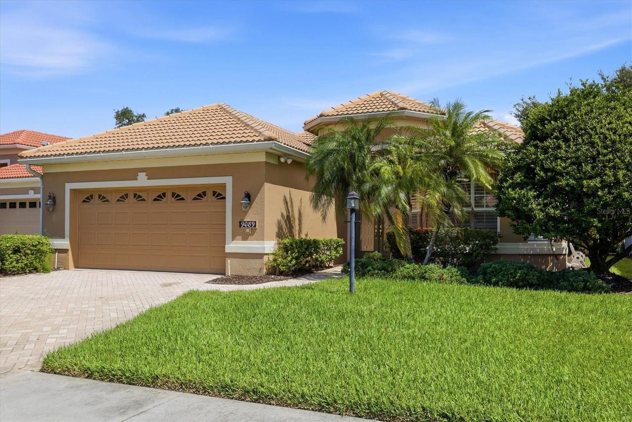 9089 Willow Brook Dr., Sarasota, FL 34238