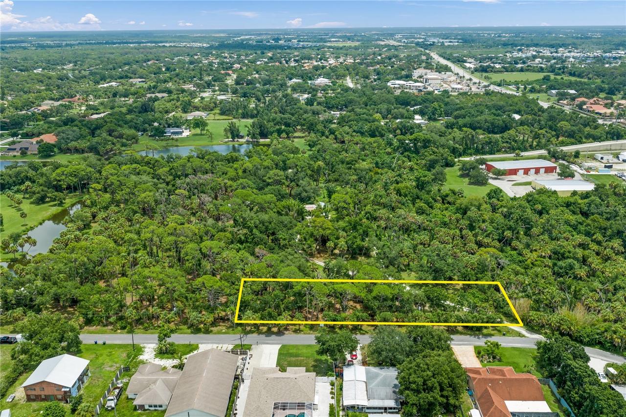 Twin Lakes Ave., Nokomis, FL 34275