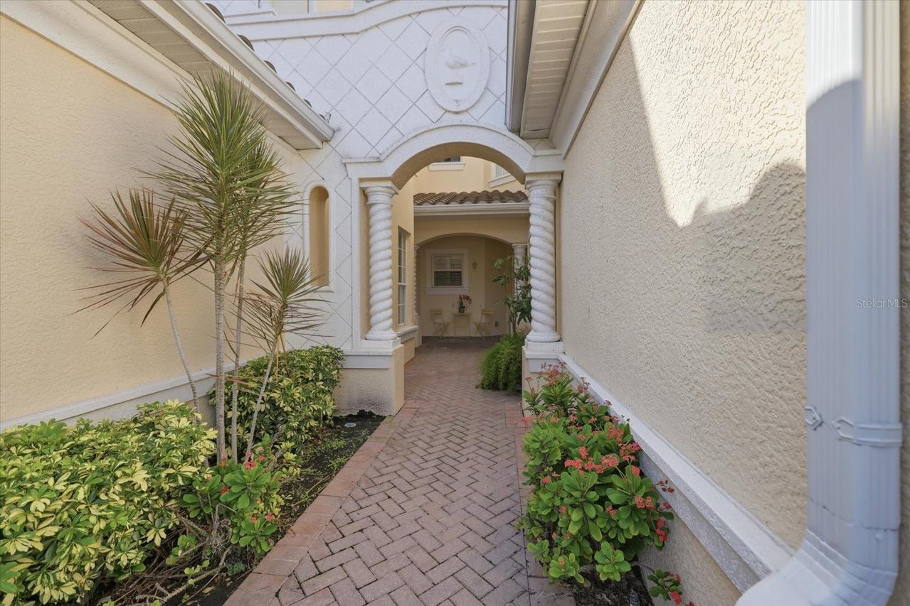 703 Triano Cir., Venice, FL 34292