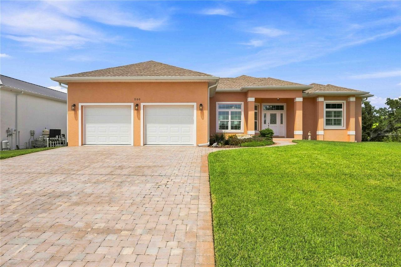200 Montana Ave., Nokomis, FL 34275