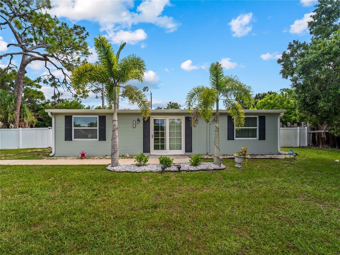 565 Elliot St., Englewood, FL 34223