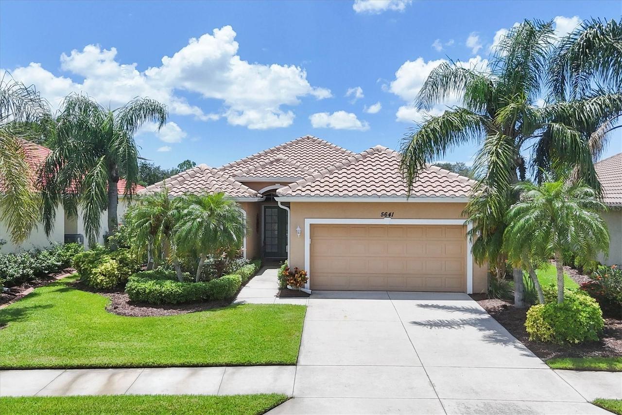 5641 Whispering Oaks Dr., North Port, FL 34287
