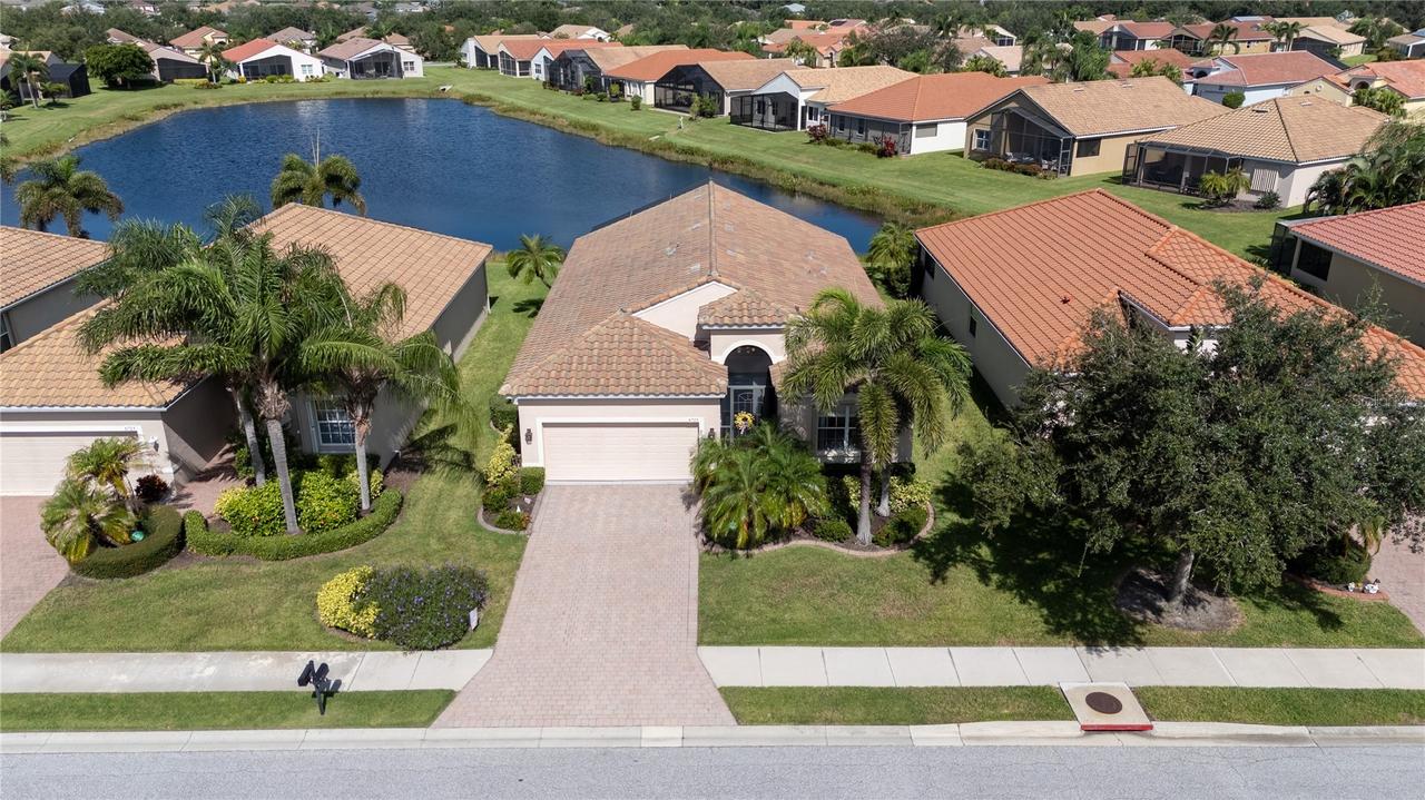 6725 41st Street Cir., Sarasota, FL 34243