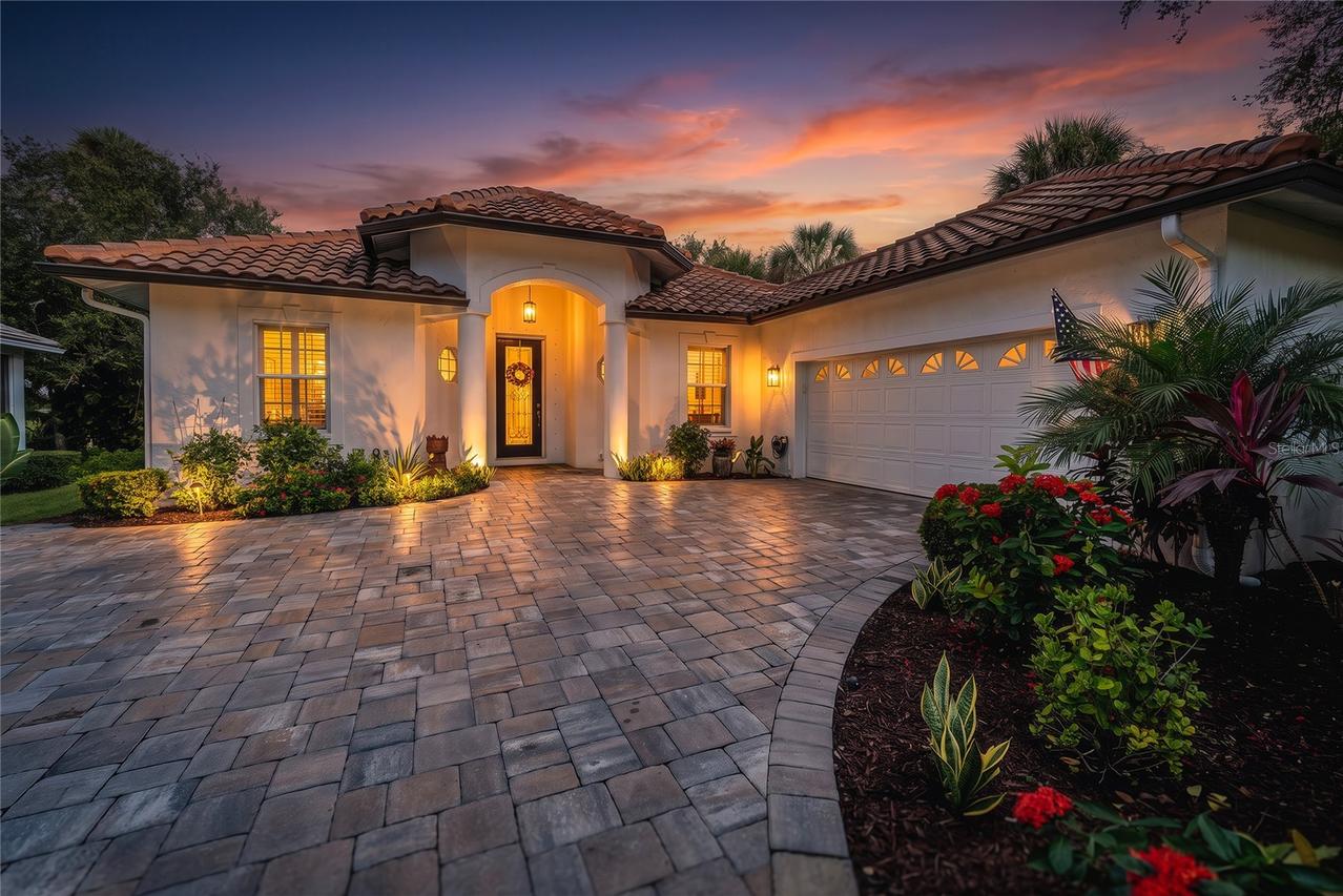836 Connemara Cir., Venice, FL 34292