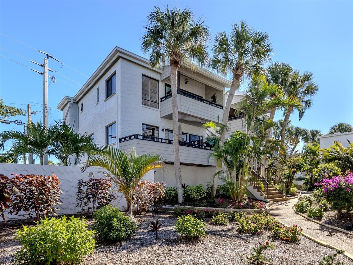 1555 Tarpon Center Dr. #247, Venice, FL 34285