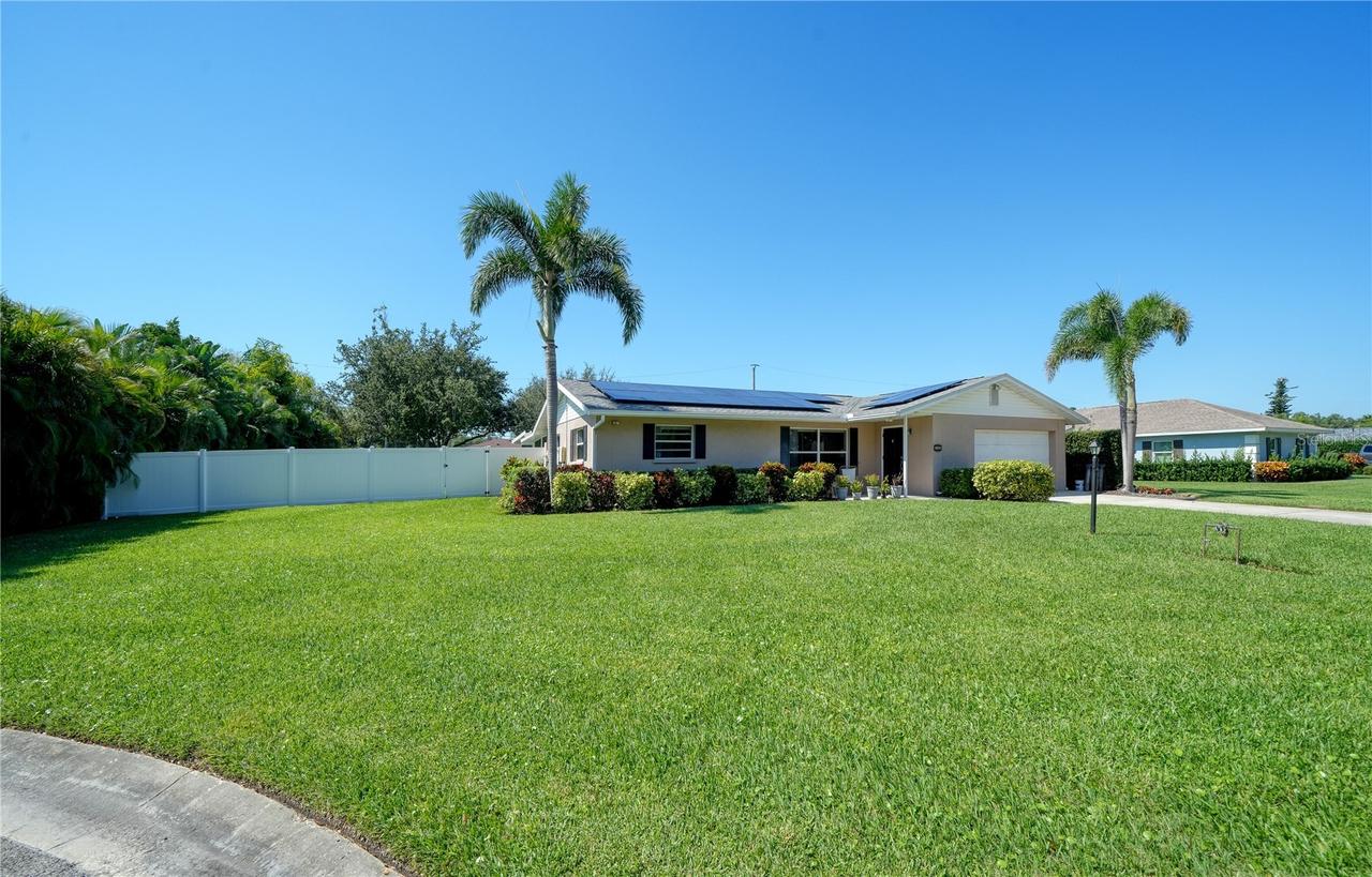 2304 50th St., Bradenton, FL 34209