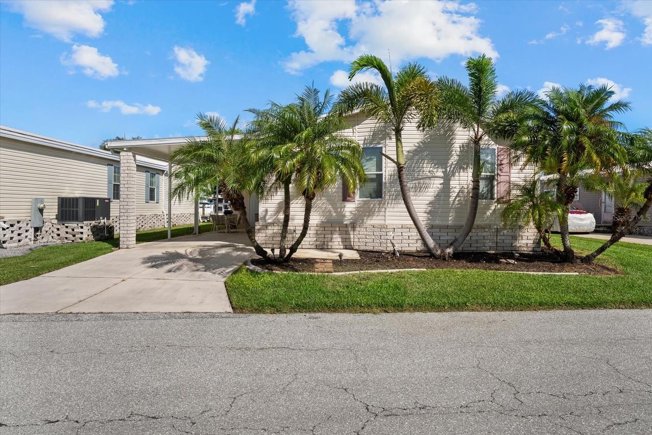 636 Blackburn Blvd., North Port, FL 34287