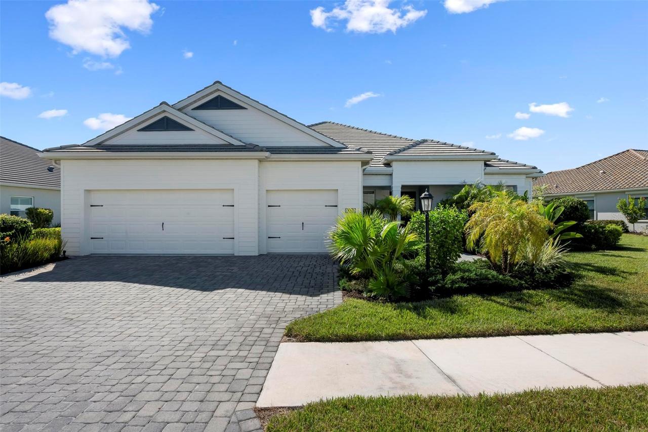 104 N Cayman Isles Blvd., Englewood, FL 34223