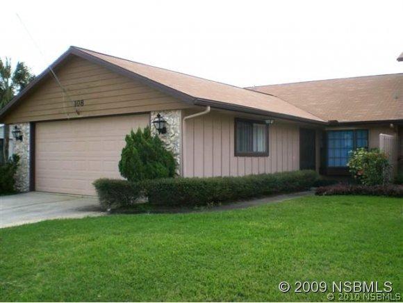 108 Lake Fairgreen Cir., New Smyrna Beach, FL 32168