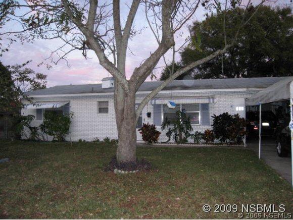 607 Mary St., Edgewater, FL 32132