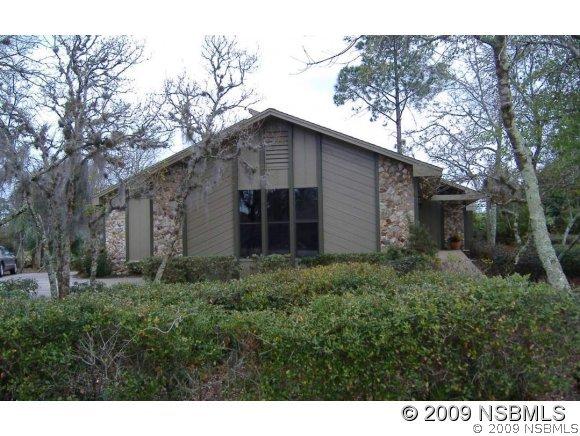 826 Sawgrass Ln., New Smyrna Beach, FL 32168