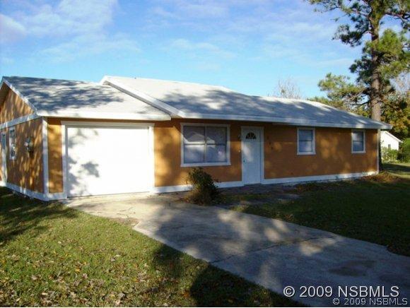 208 Cherrywood Ln., Edgewater, FL 32132