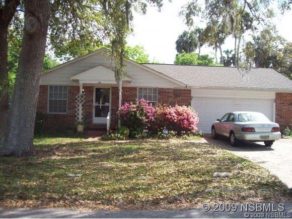 136 Wildwood Ave., Edgewater, FL 32132