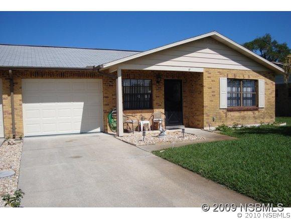 17 Laughing Gull Ln., Edgewater, FL 32141