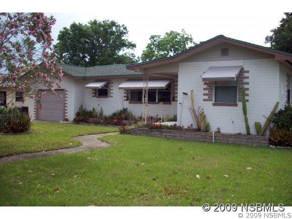 713 Wayne Ave., New Smyrna Beach, FL 32168