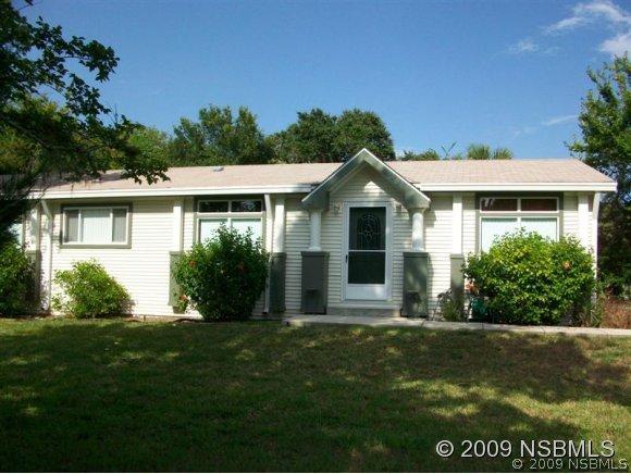 250 Navajo Dr., Oak Hill, FL 32759