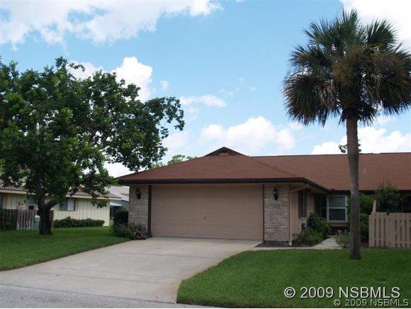 30 Lake Fairgreen Cir., New Smyrna Beach, FL 32168