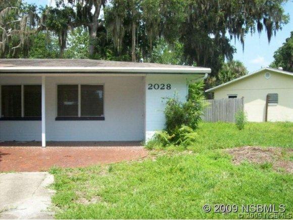 2028 Pine Tree Dr., Edgewater, FL 32141