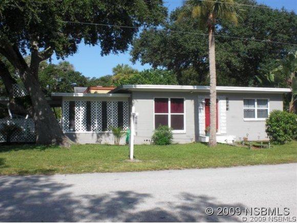 306 S Pine St., New Smyrna Beach, FL 32169