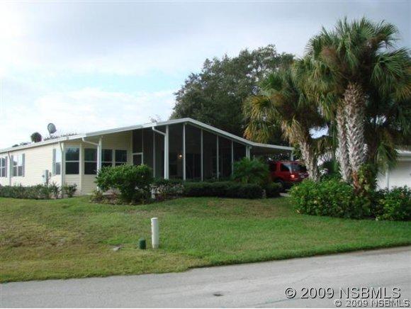 257 Navajo Dr., Oak Hill, FL 32759