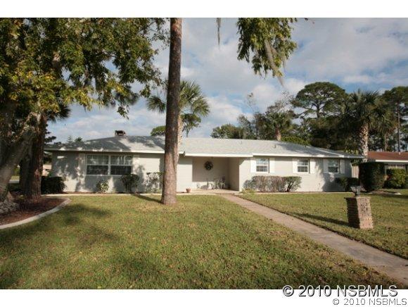 38 Fairway Cir., New Smyrna Beach, FL 32168