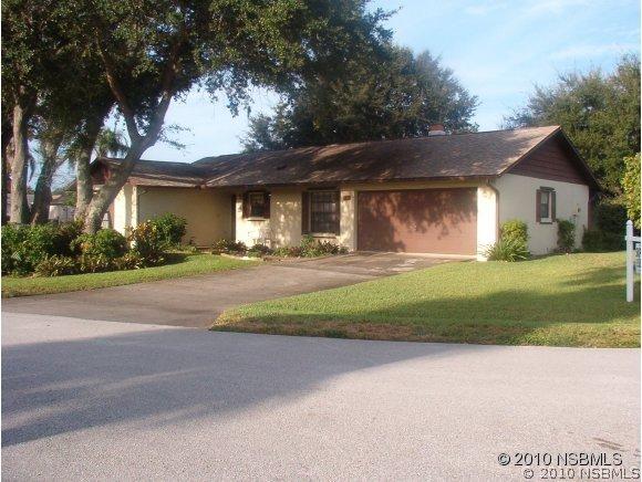 312 Sandpiper Ct., Edgewater, FL 32141