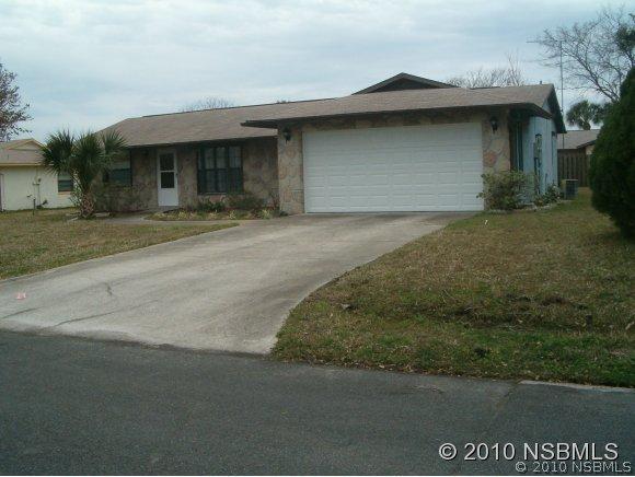 304 Cherrywood Ln., Edgewater, FL 32132