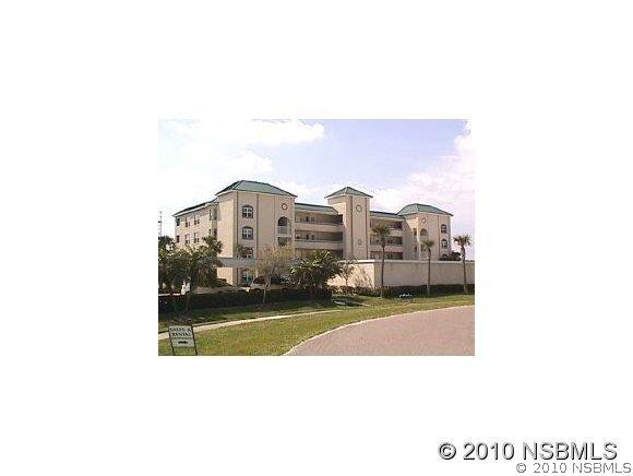 420 Bouchelle Dr. #104, New Smyrna Beach, FL 32169