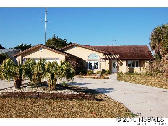 124 Cunningham Dr., New Smyrna Beach, FL 32168