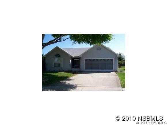 685 Rochester Ct., New Smyrna Beach, FL 32168