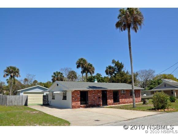 125 Dixwood Ave., Edgewater, FL 32132