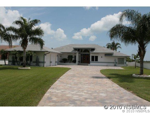 2101 S Riverside Dr., Edgewater, FL 32141