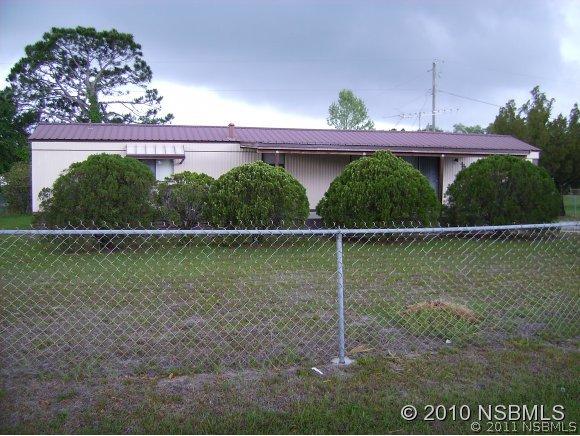 110 W Loop, Oak Hill, FL 32759