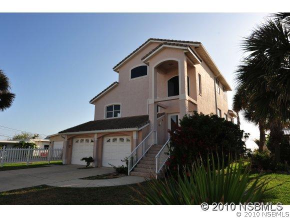 1009 Hill St., New Smyrna Beach, FL 32169