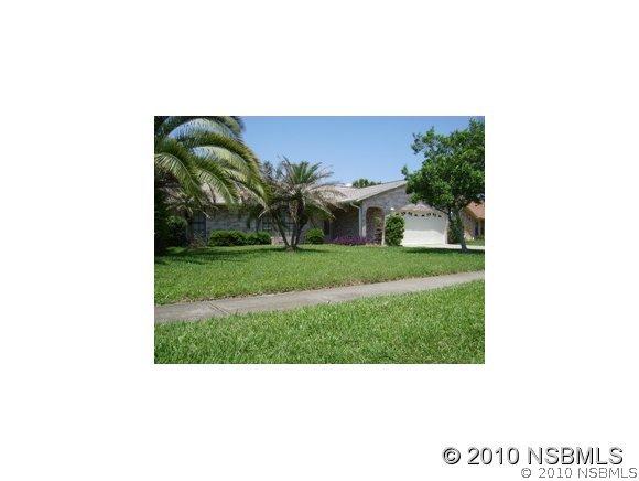 216 Meadow Lake Dr., Edgewater, FL 32141