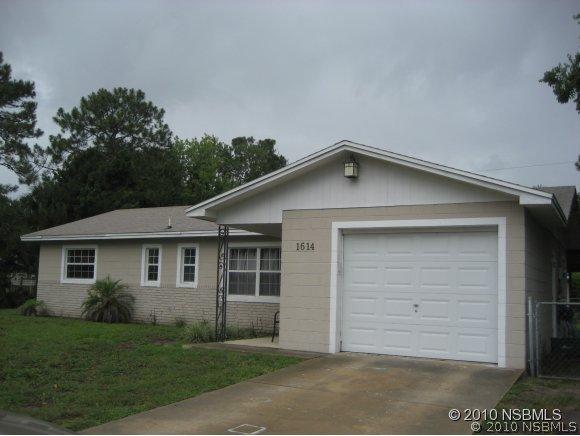 1614 Travelers Palm Dr., Edgewater, FL 32132