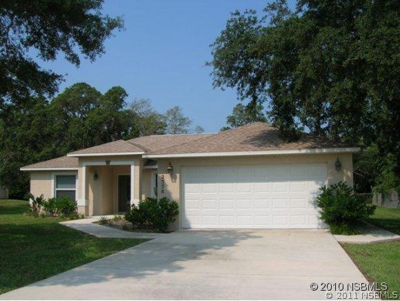 2558 Glenwood Ave., New Smyrna Beach, FL 32168