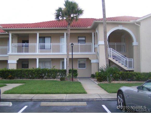 400 Bouchelle Dr. #204, New Smyrna Beach, FL 32169