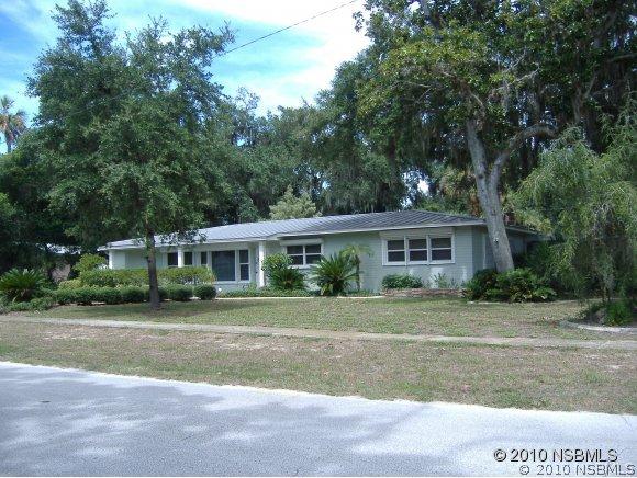 1423 Live Oak St., New Smyrna Beach, FL 32168