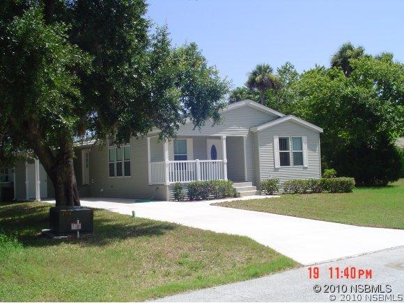 242 Navajo Dr., Oak Hill, FL 32759