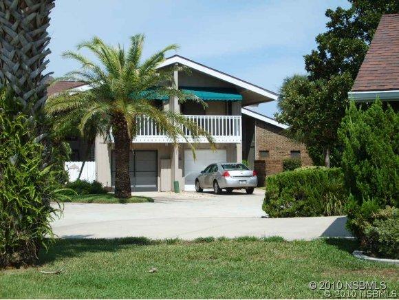 156 Breezeway Ct., New Smyrna Beach, FL 32169