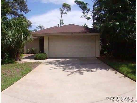 256 Canterbury Cir., New Smyrna Beach, FL 32168